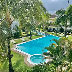 Villa, A Few Steps From The Beach, Restaurants & Town Center Villa